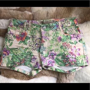 Floral shorts. NWOT.